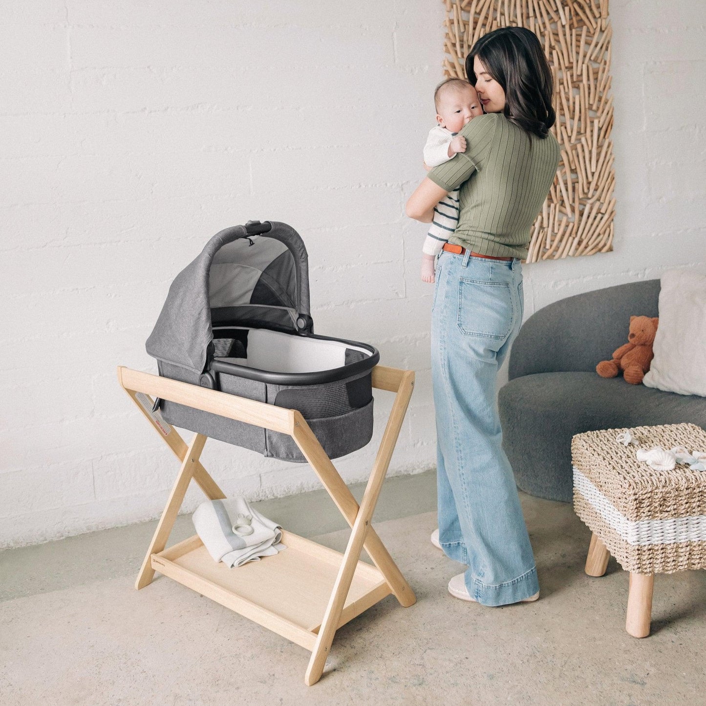 UPPAbaby Bassinet Stand – Baby & Kids 1st
