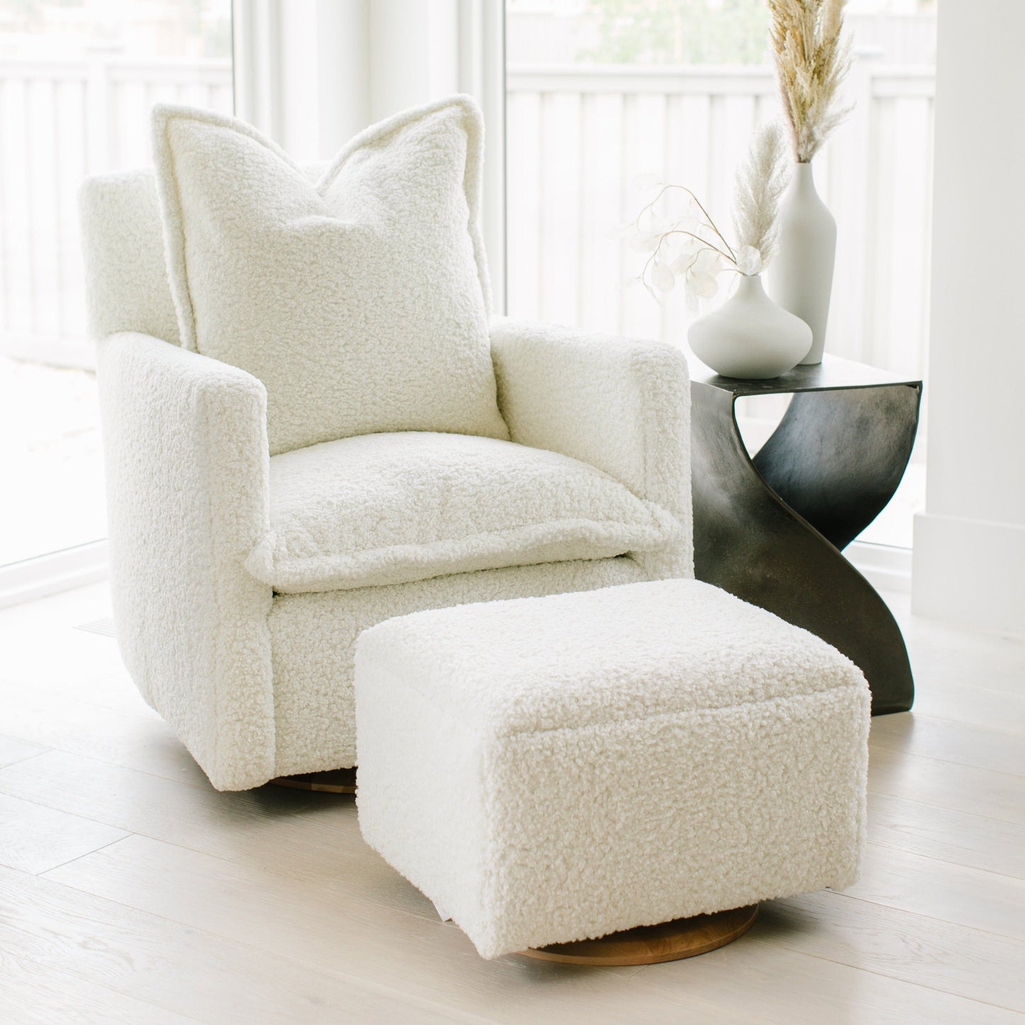 Oilo Ottomans Oilo Small Stationary Rectangle Ottoman With Wood Base
