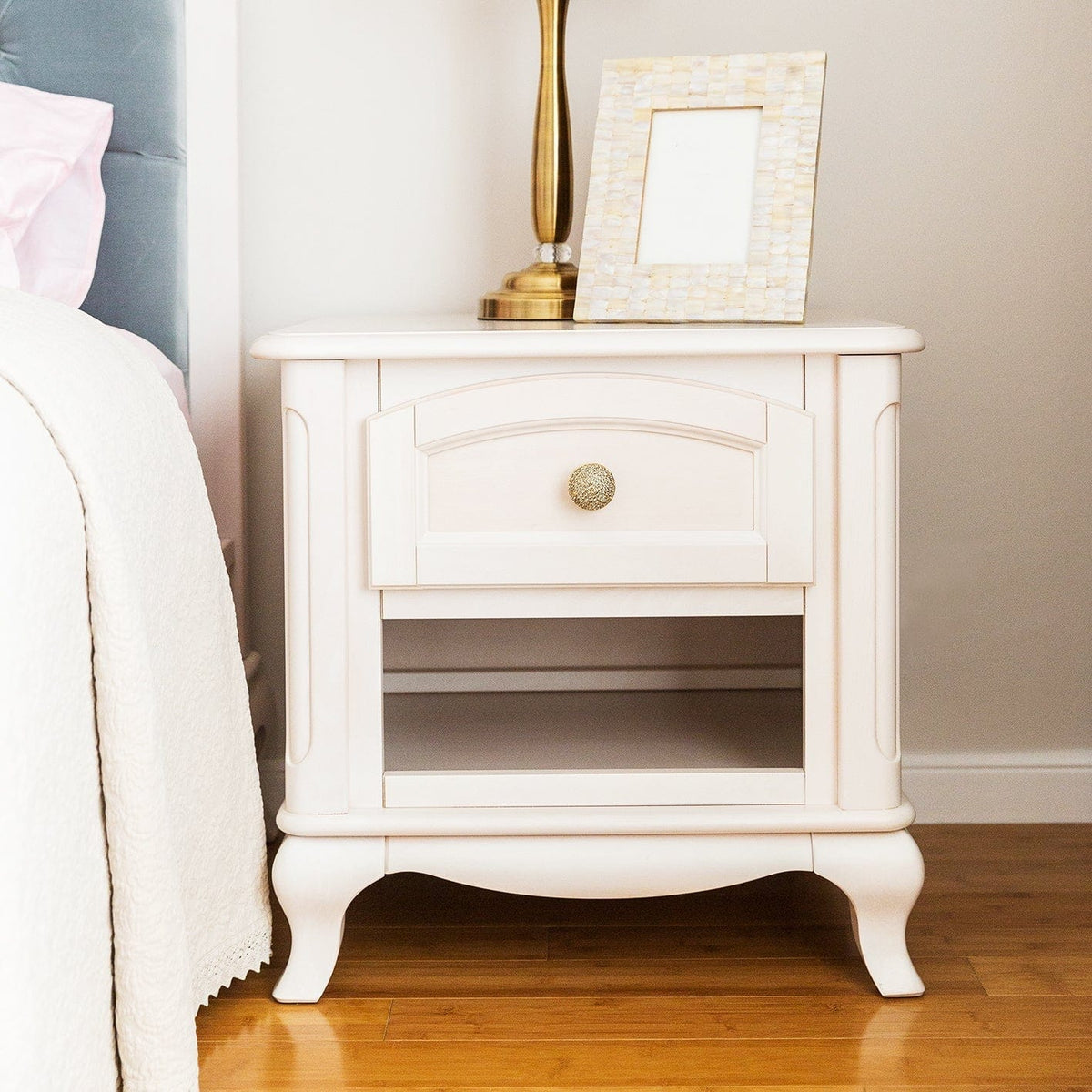 Romina Furniture Nightstands Romina Cleopatra Nightstand