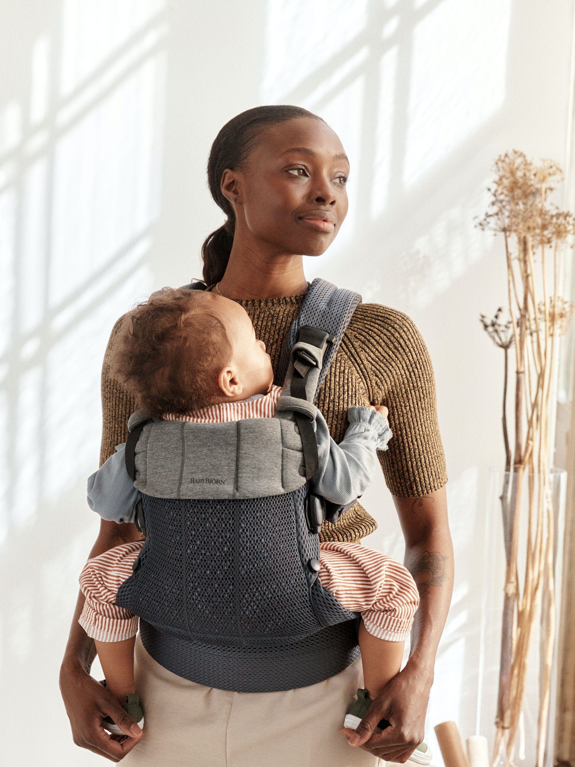 【つー】BabyBjorn Harmony ブラック Amazon.com: BabyBjörn Baby Carrier Harmony, 3D Mesh, Black : Baby